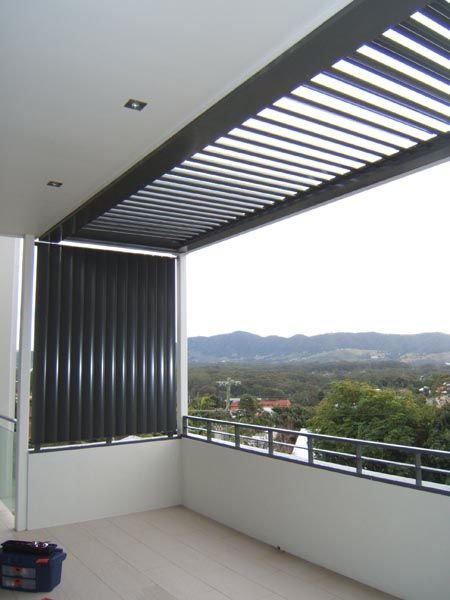 Atap Buka-Tutup (Aluminium Louver)