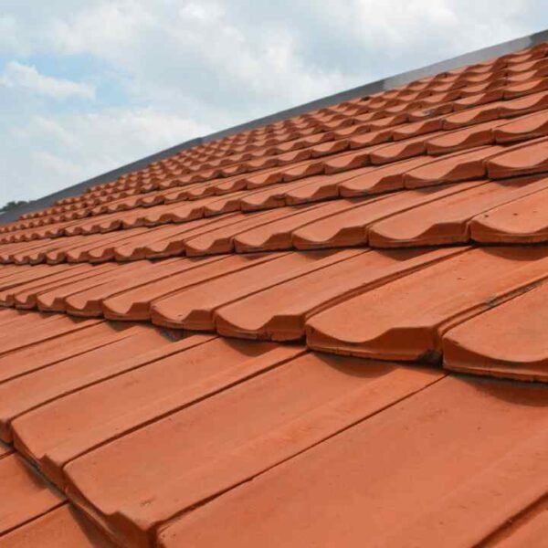 Jaya Intero menjual genteng tanah liat di Medan dan Sekitarnya